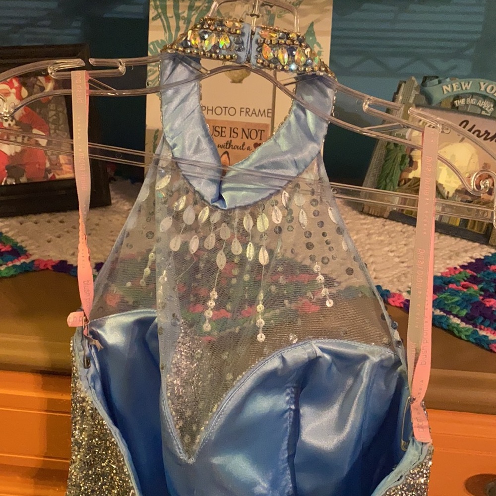Formal Dress - Picture 7 of 9